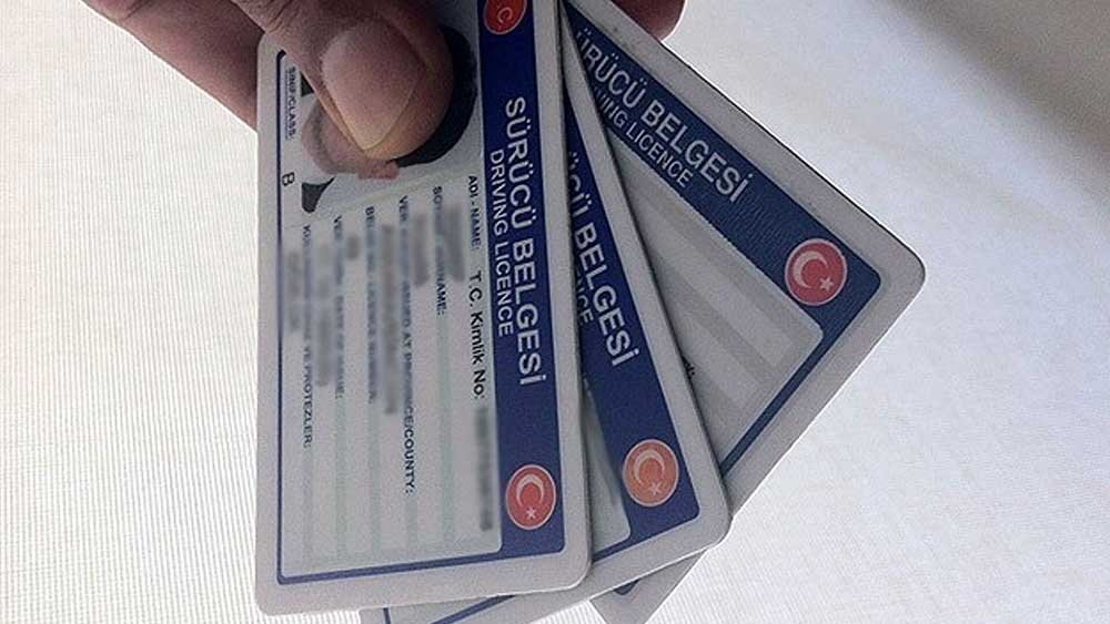 e-Sınav formatında yapılan ehliyet sınavlarında animasyonlu sorular da yer alacak. 