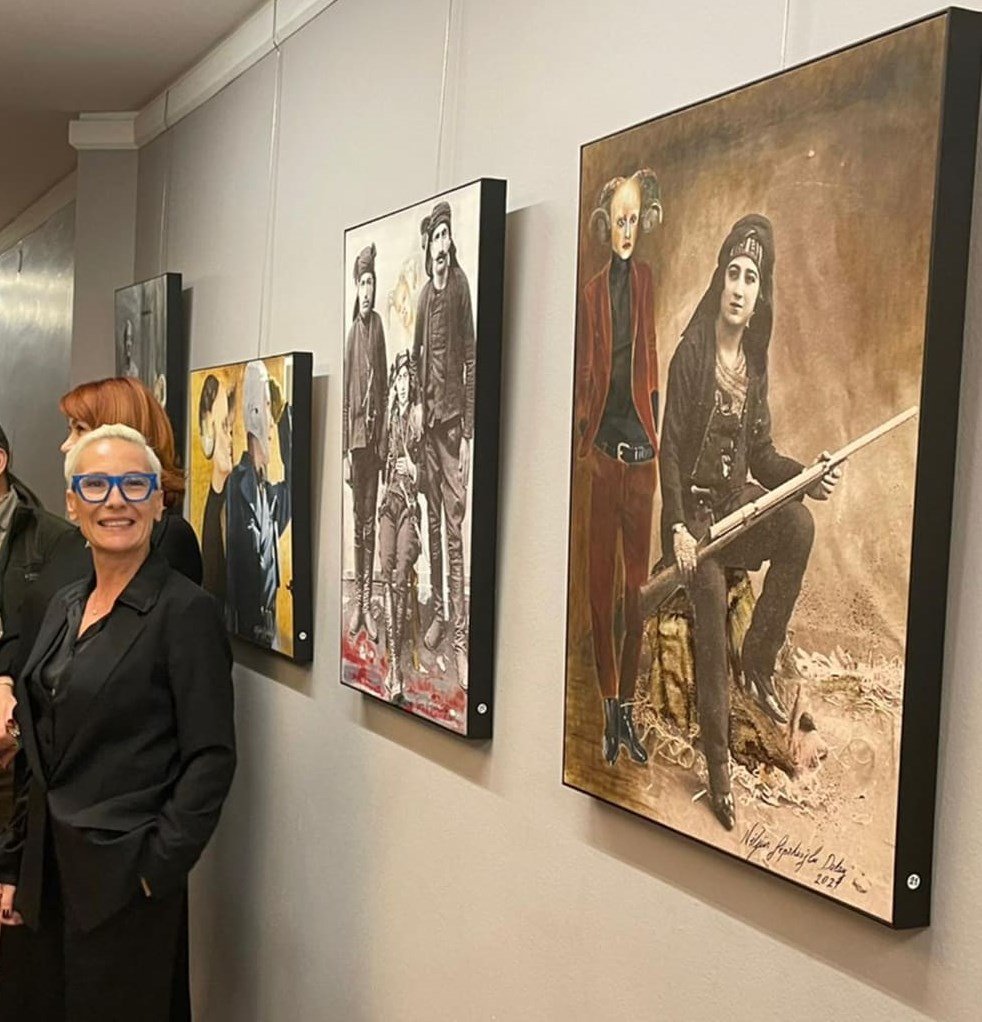 Ressam Nilgün Sipahioğlu Dalay’ın "Üst-Dünya Habercileri" isimli kişisel resim sergisi,