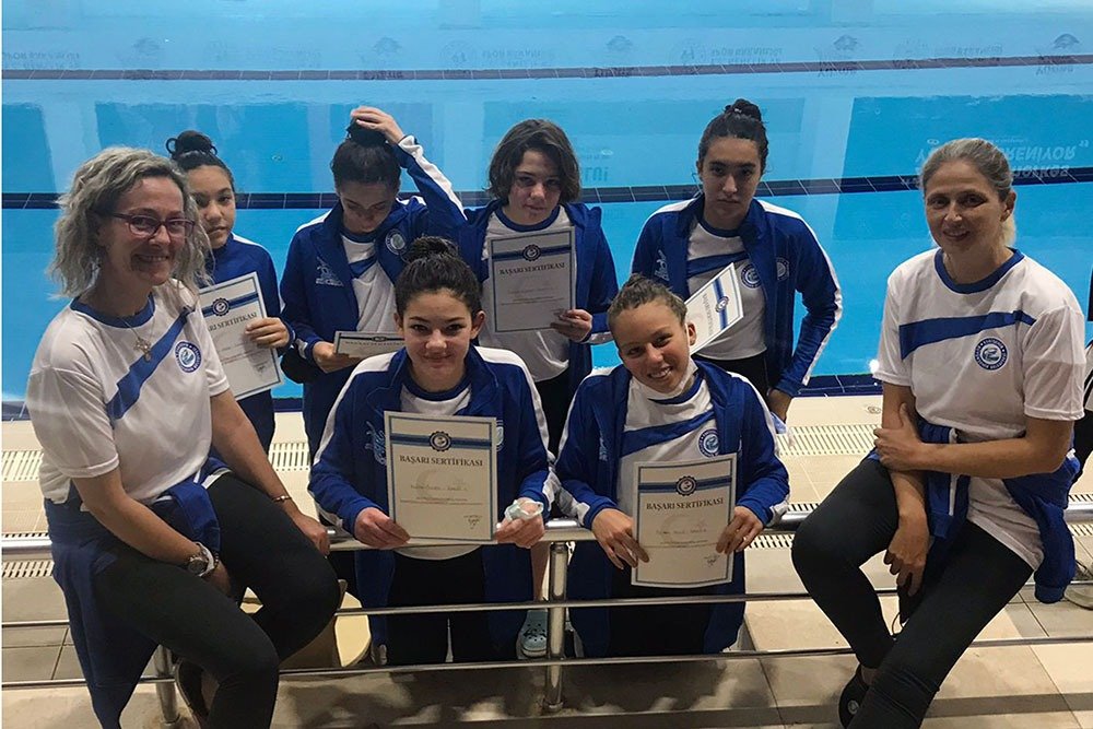 Eskişehir Büyükşehir Belediyesi Gençlik ve Spor Kulübü senkronize yüzücüleri İstanbul