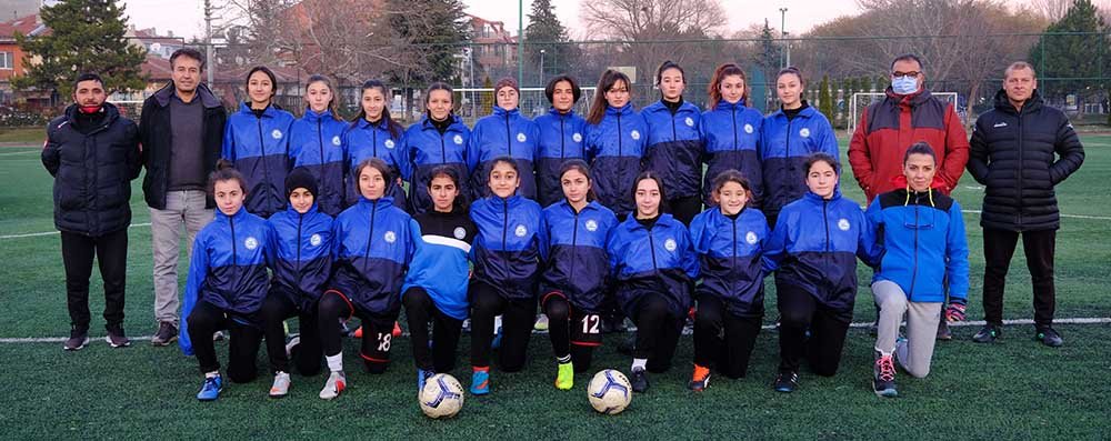 Yetiştirdiği başarılı sporcularla ülkemizi ve şehrimizi gururla temsil eden Eskişehir