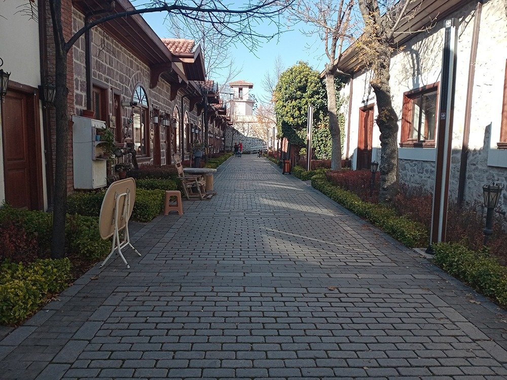 Birçok sanatçıya ev sahipliği yapan ve unutulmaya yüz tutmuş geleneksel
