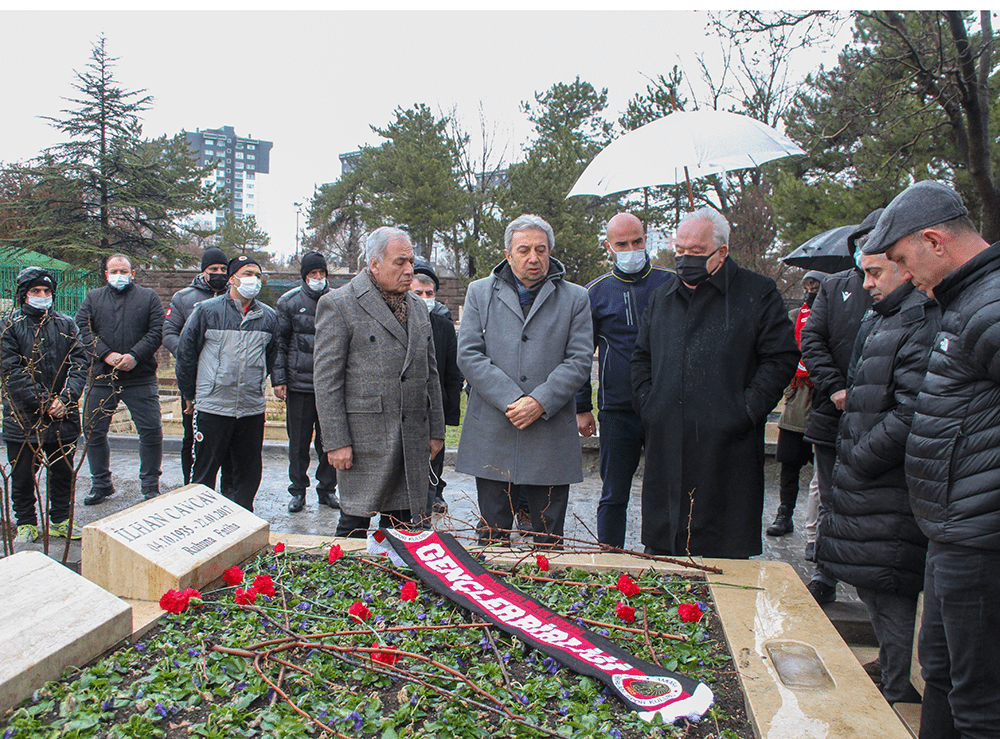 Gençlerbirliği Başkanı Niyazi Akdaş, Asbaşkan Muammer Akyüz, Genel Müdür Ergun