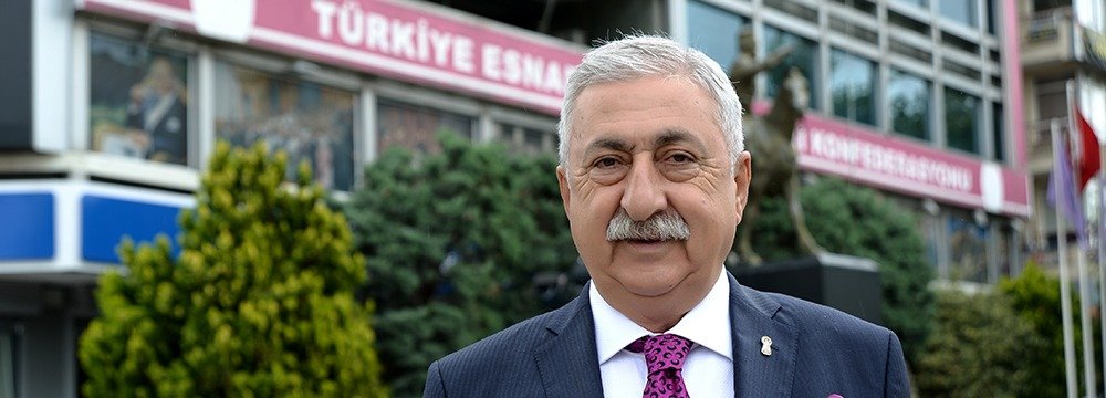 Sigara ve alkole yapılan yüksek zamların hem kaçağı hem de