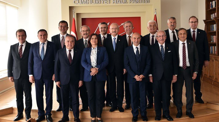CHP’li 11 büyükşehir belediye başkanı ortak bir bildiri yayımladı. Bildiride,