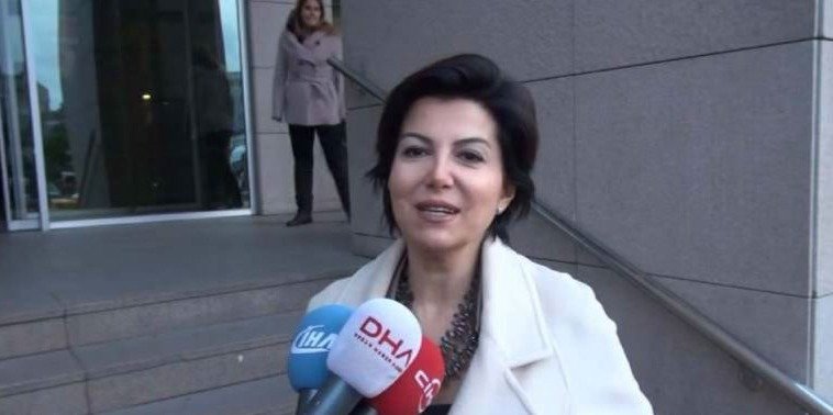 Gazeteci Sedef Kabaş, dün gece evinde gözaltına alındı
Kabaş, bir televizyon