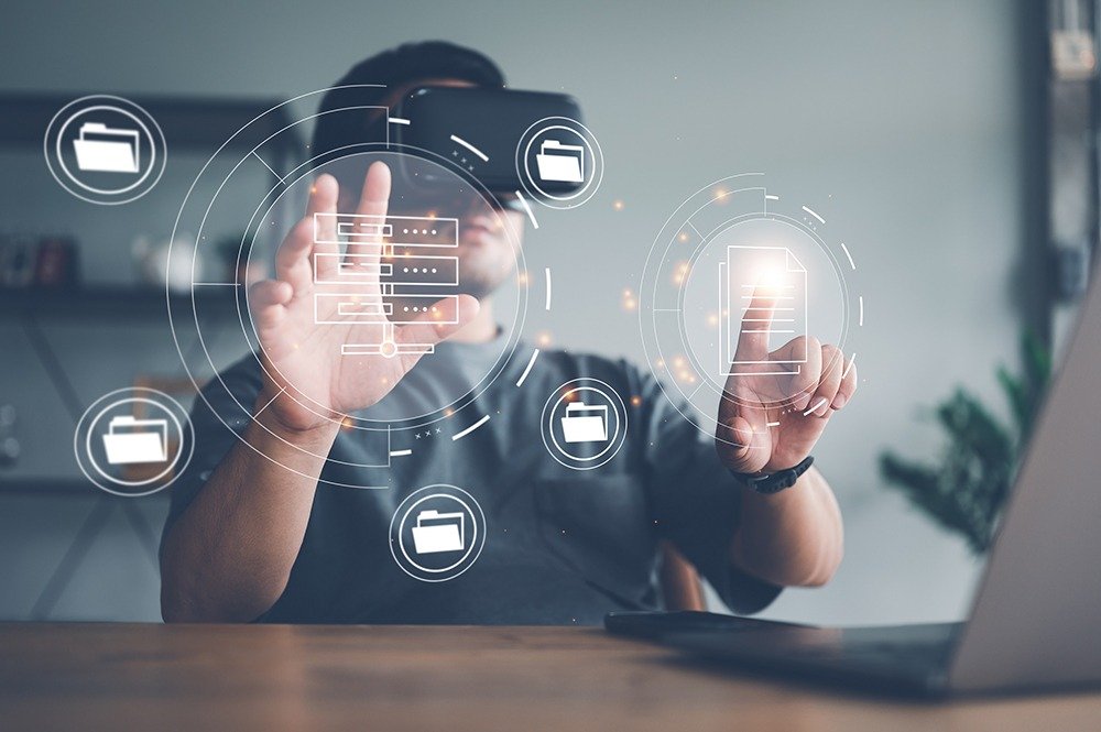 Bilim kurgu romanlarında ve filmlerinde yıllar önce tanık olduğumuz Metaverse