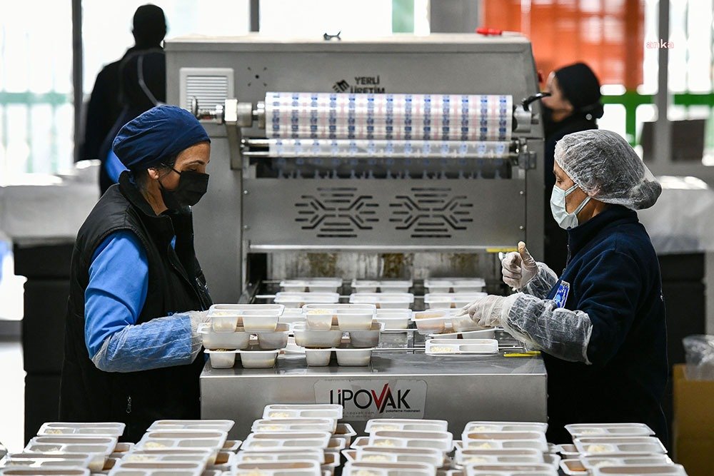 Ankara Büyükşehir Belediyesi, özellikle pandemi sürecinde ihtiyaç sahibi vatandaşlara günlük