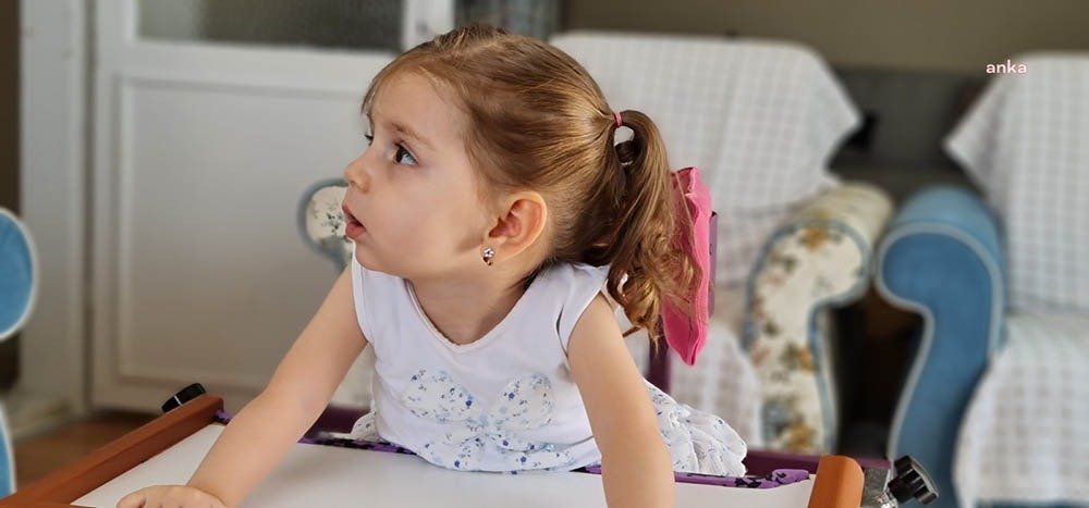 İzmir'de Spinal Muskuler Atrofi (SMA) Tip 2 hastalığı ile mücadele