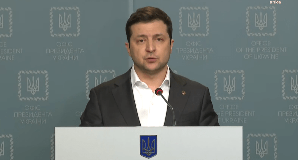 Ukrayna Devlet Başkanı Vladimir Zelenski, canlı yayında halka seslendi ve