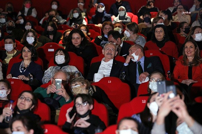 CHP Genel Başkanı Kemal Kılıçdaroğlu, eşi Selvi Kılıçdaroğlu ile birlikte