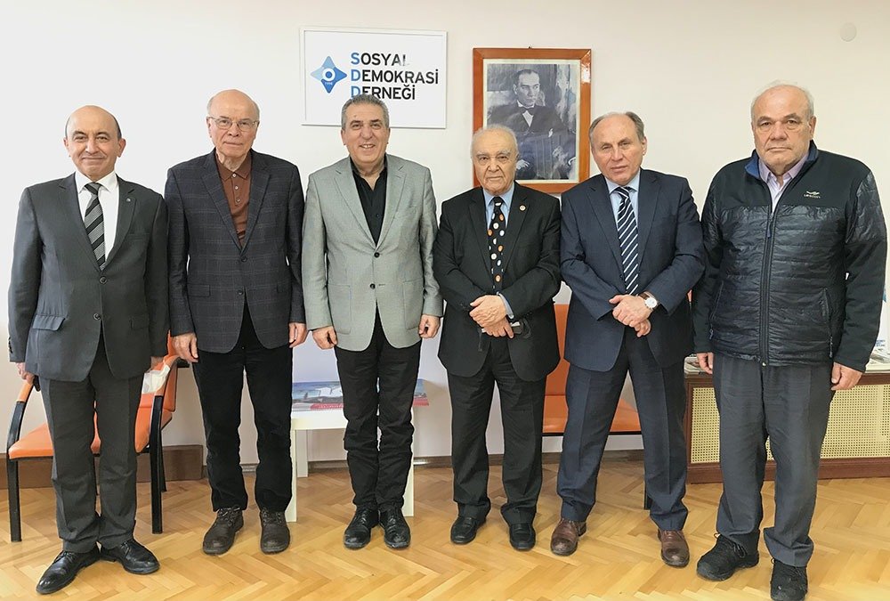 Eski Kültür Bakanı Ercan Karakaş ile Eski Adalet Bakanı Seyfi