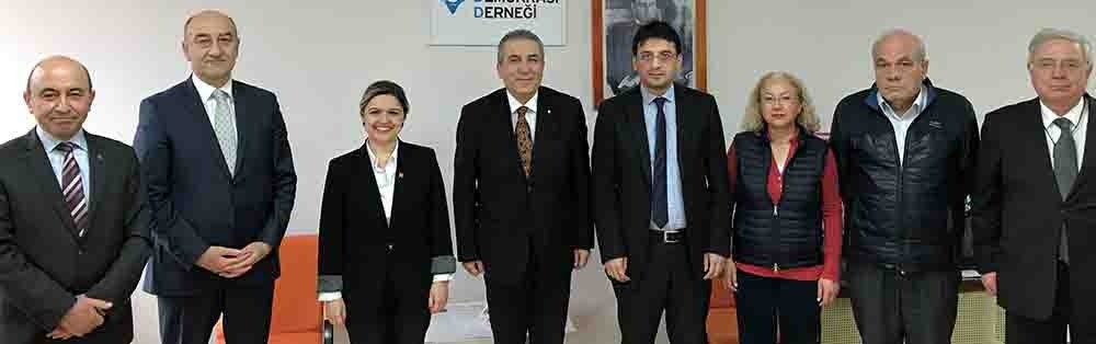 SDD’nin öncülüğünde akademisyen, siyasetçi, sivil toplum temsilcileri ile gazetecilerin yer