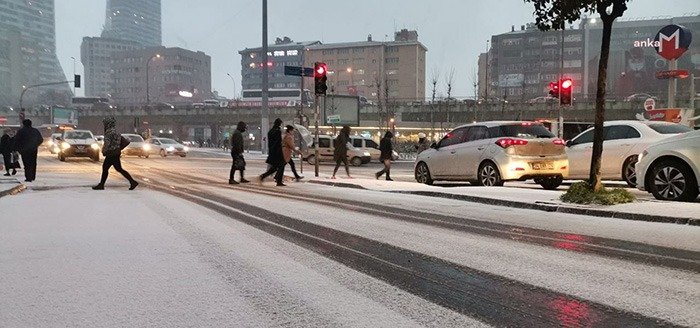 Meteorolojik veriler, bugün de kar yağışının ülkenin büyük bölümünde etkili
