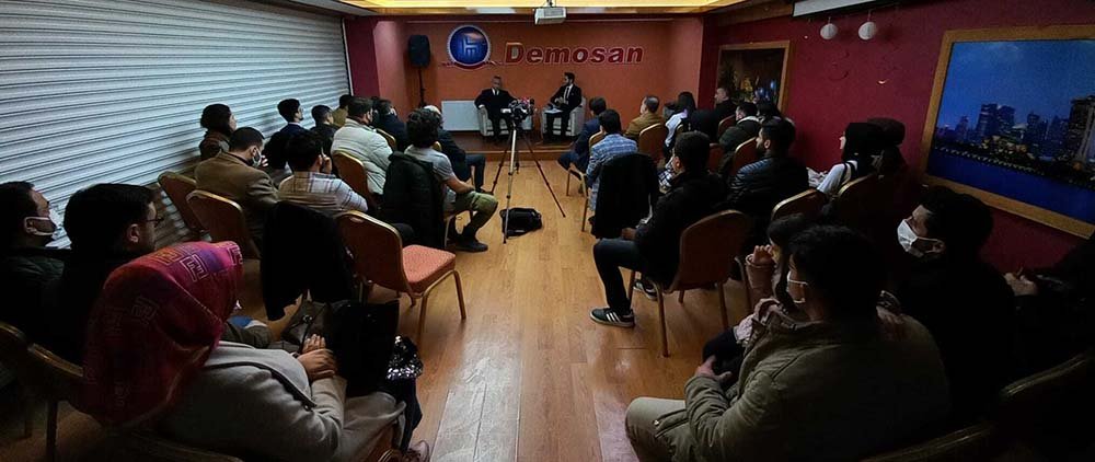 AKP'nin kurucuları arasında yer alan eski TBMM Başkanı Bülent Arınç,