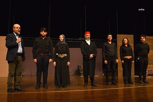 İstiklal Marşı’nın kabulünün 101. yıl dönümü nedeniyle Kırşehir Belediye Tiyatrosu’nun hazırladığı