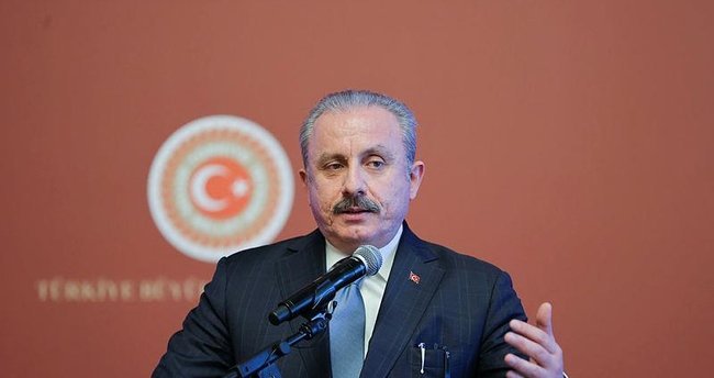 TBMM BAŞKANI ŞENTOP RUSYA-UKRAYNA GÖRÜŞMELERİNİN İSTANBUL’DA YAPILMASINI DEĞERLENDİRDİ TBMM Başkanı Mustafa Şentop, Ukrayna ve Rusya arasındaki müzakerelerin Türkiye'de