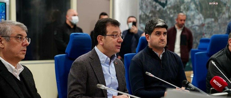 İMAMOĞLU UYARDI: ZORUNLU OLMADIKÇA DIŞARI ÇIKMAYIN, TOPLU TAŞIM ARAÇLARIMIZI KULLANIN İstanbul Büyükşehir Belediye (İBB) Başkanı Ekrem İmamoğlu, devam eden kar
