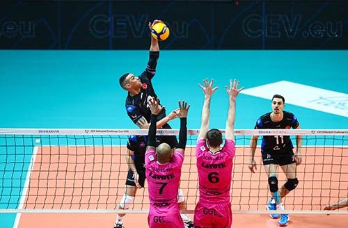 2021 Sezonu CEV Challenge Kupası finale ilk maçında Halkbank, Fransız
