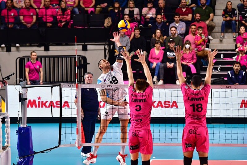 2021-2022 sezonu CEV Challenge Kupası Şampiyonluğu’nu NarbonneVolley kazandı.
İlk ayağı Ankara’da