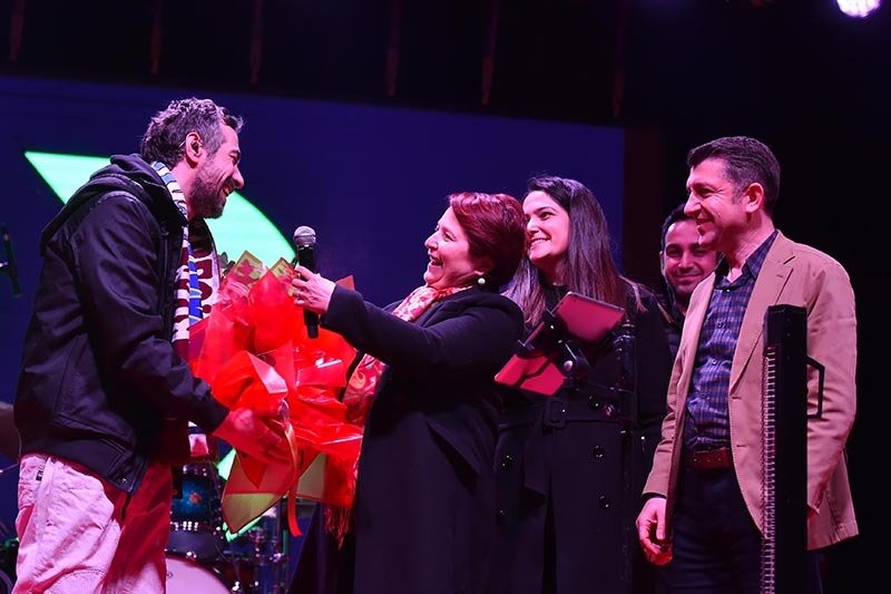 KIŞ FESTİVALİ RESUL DİNDAR’IN KONSERİYLE SONA ERDİ Ankara Büyükşehir Belediyesi, kış etkinliklerinin vazgeçilmez adresi hâline gelen BELPA