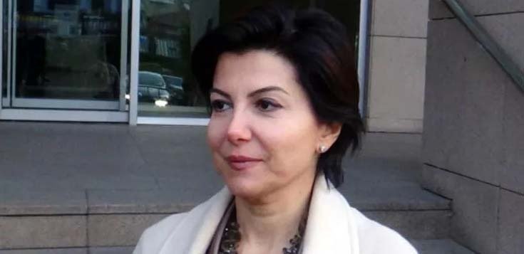 Katıldığı bir televizyon programındaki sözleri nedeniyle 'cumhurbaşkanına hakaret' suçlamasıyla tutuklu