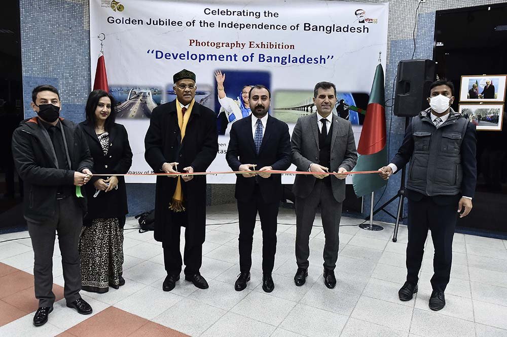 Ankara Büyükşehir Belediyesi ve Bangladeş Büyükelçiliği,Kızılay Metro Sanat Galerisi’nde “Bangledeş’in