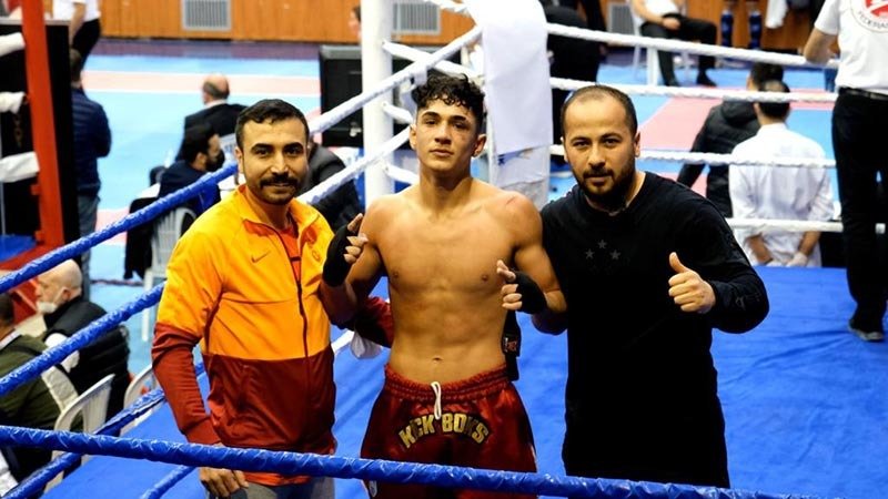 Kick Boks ve Muay Thai Milli Takımlar Antrenörü ve Fetih