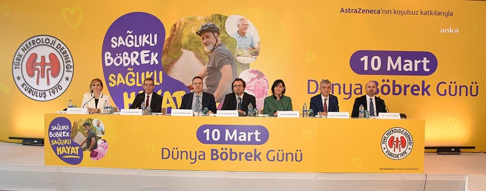 Türk Nefroloji Derneği'nin “Dünya Böbrek Günü” dolayısıyla düzenlediği toplantıda konuşan