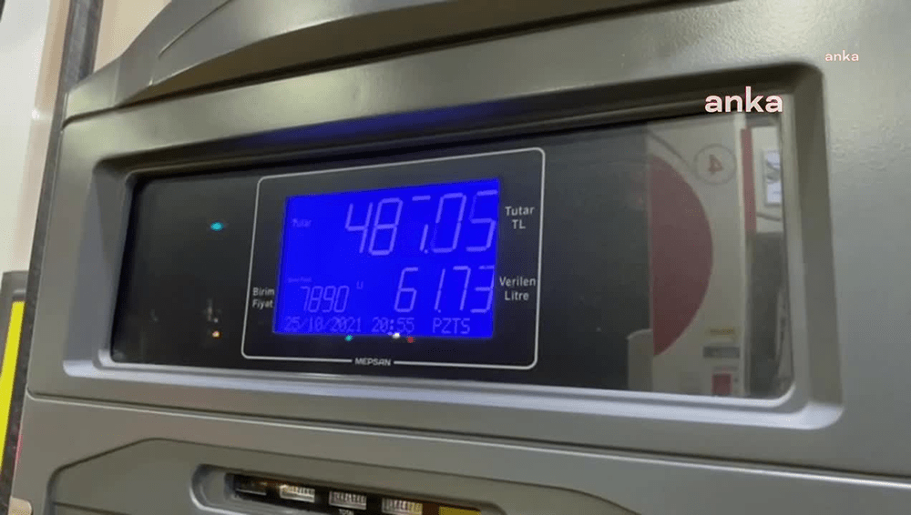 Benzin ve motorine bu gece yarısından itibaren geçerli olmak üzere