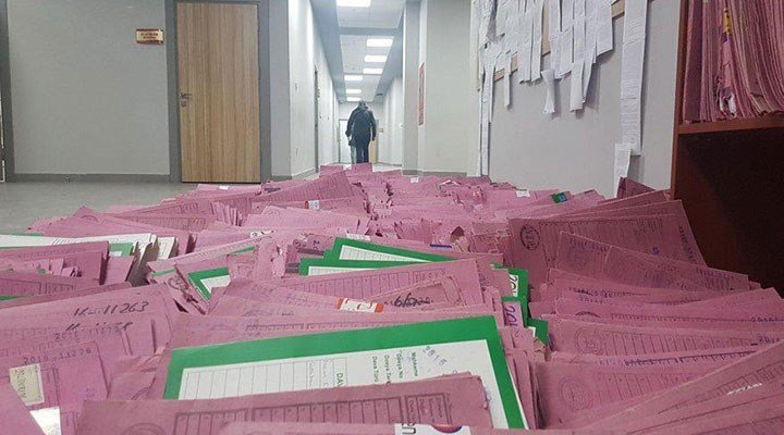 HACİZLİ TAŞINIRLARIN ELEKTRONİK ORTAMDA SATIŞINA İLİŞKİN ESASLAR BELİRLENDİ: UYGULAMA ÜLKE GENELİNDE EN GEÇ 1 YIL İÇİNDE BAŞLAYACAK Adalet Bakanlığı, hacizli taşınırların İcra ve İflas Kanunu kapsamında elektronik