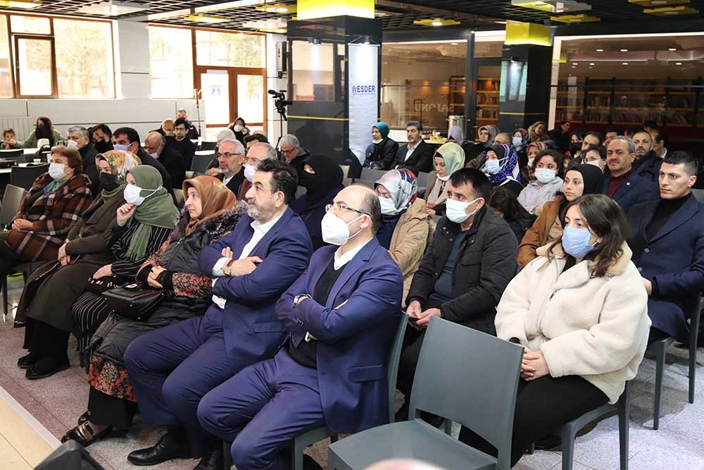 ESDER, “GÖRÜLMEYEN KAHRAMANLAR: ESNAF EŞLERİ PANELİ” DÜZENLEDİ. Esnaf ve Sanatkarlar Derneği, Kadınlar Günü özelinde 6 Mart’ ta