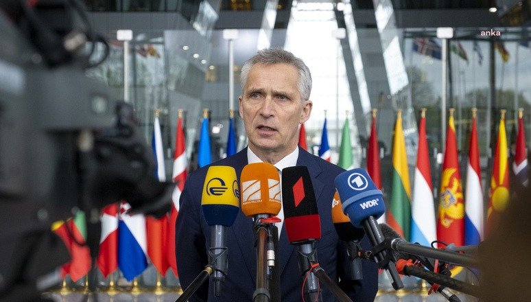NATO GENEL SEKRETERİ STOLTENBERG: SAVAŞIN KRİTİK BİR AŞAMASINDAYIZ NATO Genel Sekreteri Jens Stoltenberg, Brüksel'de düzenlenen NATO Dışişleri Bakanları