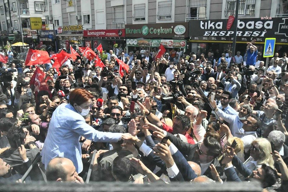 İYİ Parti Genel Başkanı Meral Akşener, Antalya Kepez'de yurttaşlara seslendi.