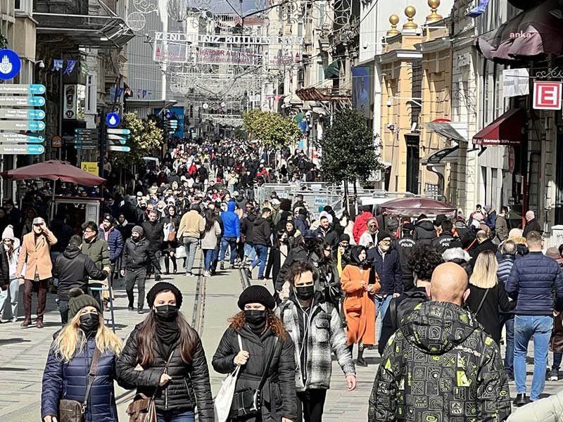 TÜİK VERİLERİNE GÖRE İŞSİZ SAYISI ŞUBATTA BİR ÖNCEKİ AYA GÖRE 178 BİN KİŞİ AZALDI Türkiye İstatistik Kurumu (TÜİK) verilerine göre şubat ayında işsiz sayısı