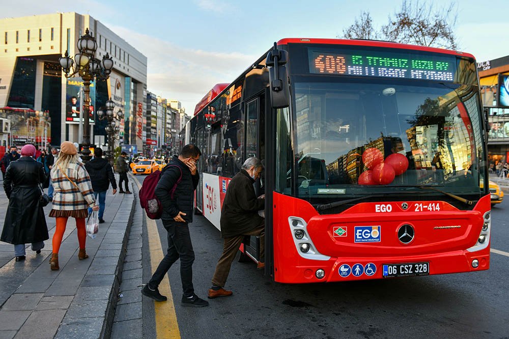 Ankara Büyükşehir Belediyesi, bir yandan trafik yoğunluğunu azaltacak bir yandan