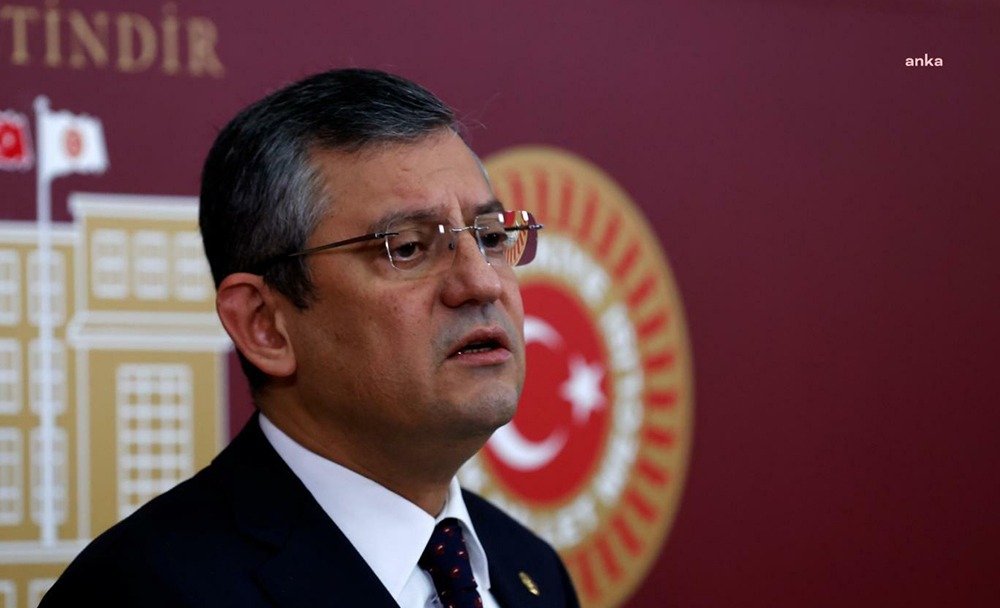 Özgür Özel’den Erdoğan’a: Sandıkta Kaybedeceğini Anladıkça Hırçınlaşmaktadır CHP Grup Başkanvekili Özgür Özel, Cumhurbaşkanı Recep Tayyip Erdoğan’ın kendisi