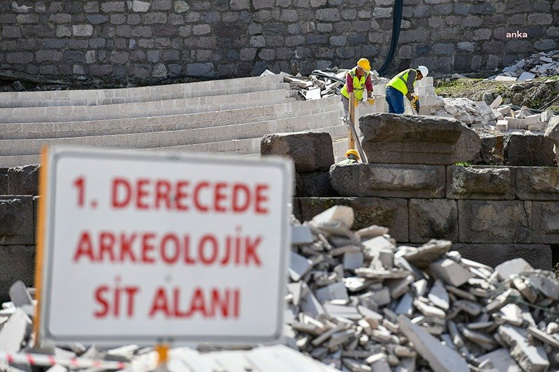 ANKARA BÜYÜKŞEHİR BELEDİYESİ’NİN ANTİK ROMA TİYATROSU’NDA BAŞLATTIĞI RESTORASYON ÇALIŞMASININ YÜZDE 70’İ TAMAMLANDI Ankara Büyükşehir Belediyesi, Başkent’in en önemli tarihi eserlerinden biri olan