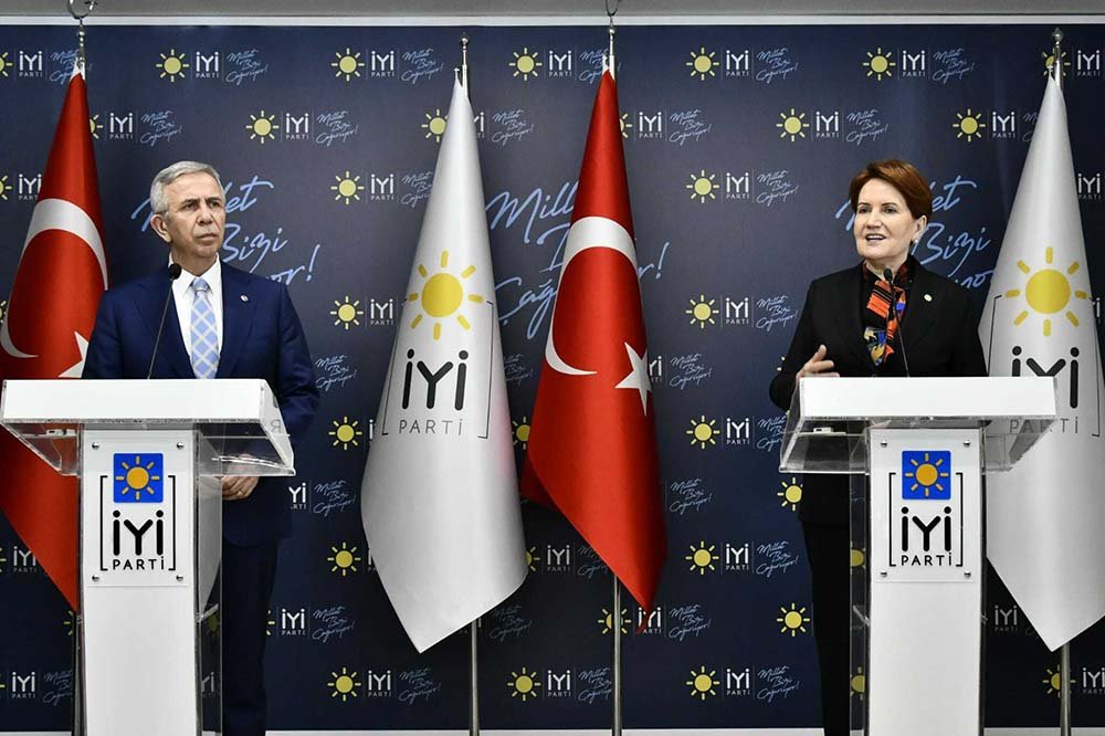 Ankara Büyükşehir Belediye Başkanı Mansur Yavaş, Zafer Partisi Genel Başkanı