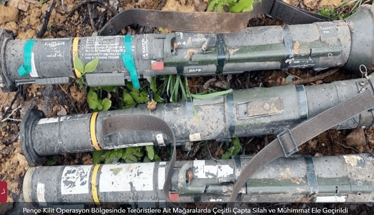 MSB’den Pençe Kilit Açıklaması: “Mağaralarda Silah ve Mühimmat Ele Geçirilirken Bunların Arasında AT-4 Tanksavarlar da Yer Aldı” Milli Savunma Bakanlığı (MSB), beş askerin şehit olduğu Pençe-Kilit Operasyonu