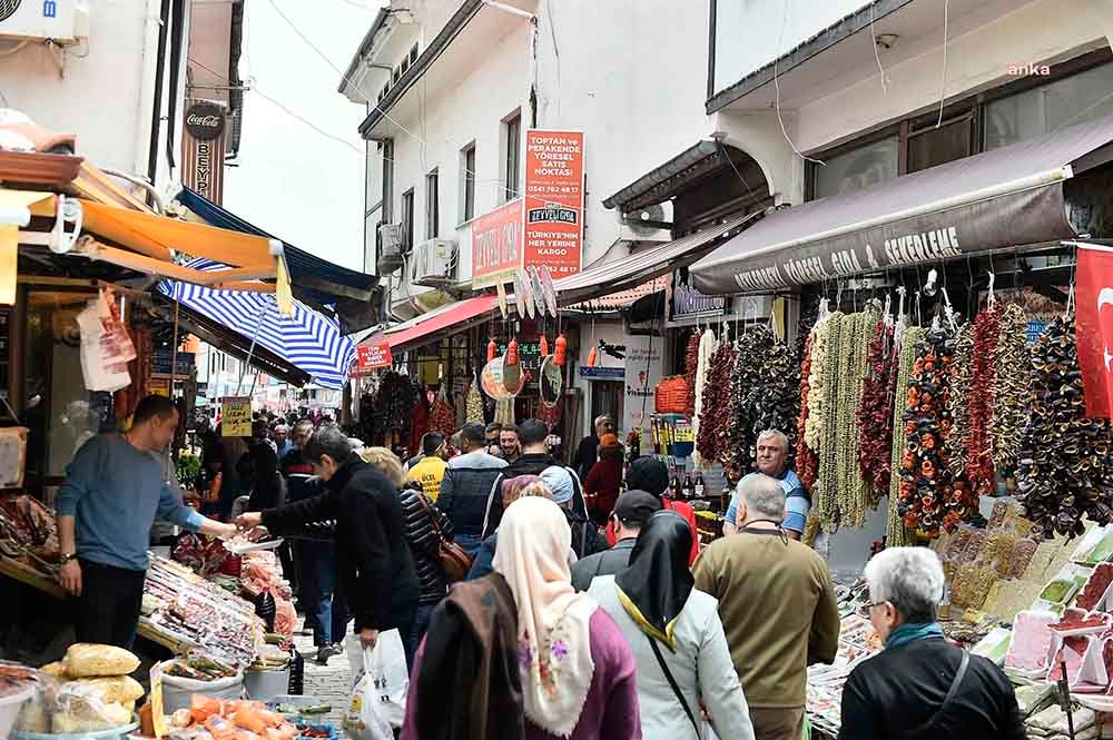 Ankara Büyükşehir Belediyesi, çevre ilçelere düzenlediği kent gezileriyle vatandaşlara Başkent’i
