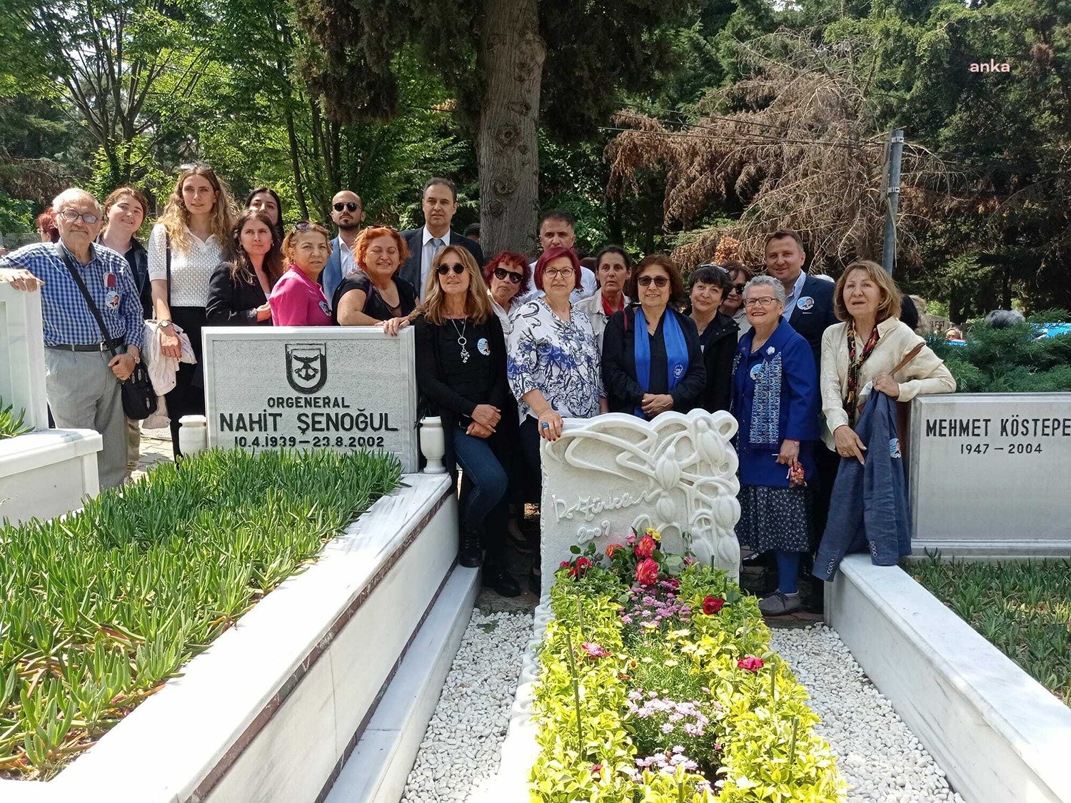 Türkan Saylan, Ölümünün 13. Yılında Mezarı Başında Anıldı Çağdaş Yaşamı Destekleme Derneği (ÇYDD) Onursal Başkanı Prof. Dr. Türkan