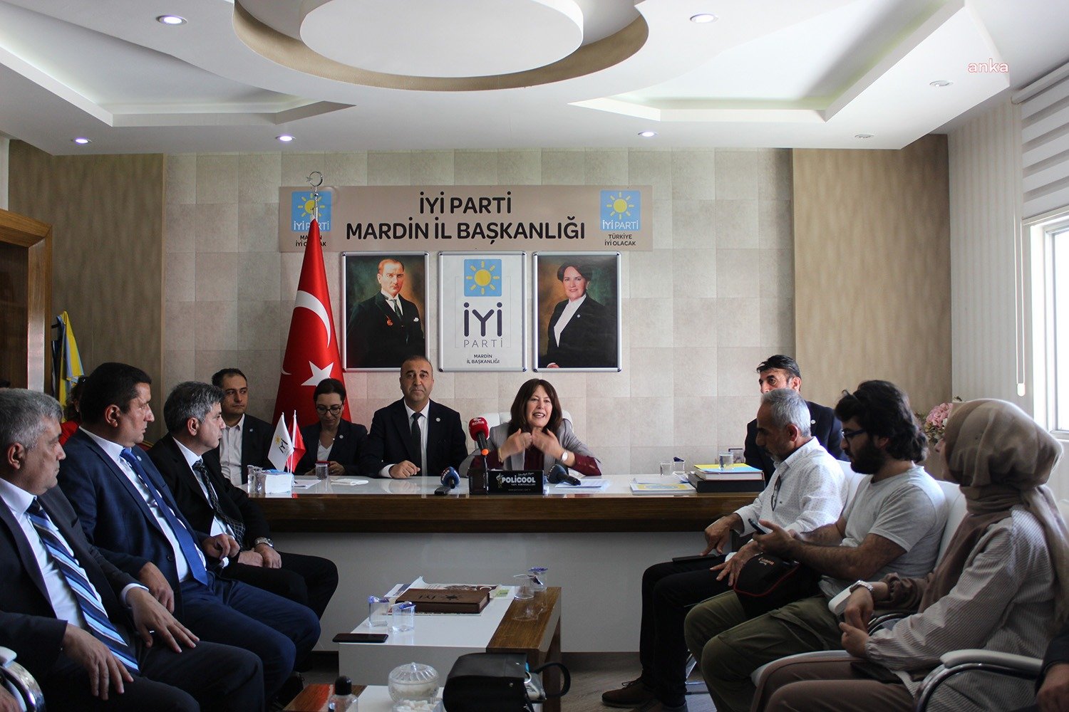 İYİ Partili Sunat, Mardin’de: “Hızlı Bir Şekilde Parlamenter Sisteme Geçeceğiz. Yoksa Bu Ülkenin Geleceği Yok” İYİ Parti Seçim İşleri Başkan Yardımcısı Şenol Sunat, Mardin’de; “Parlamenter