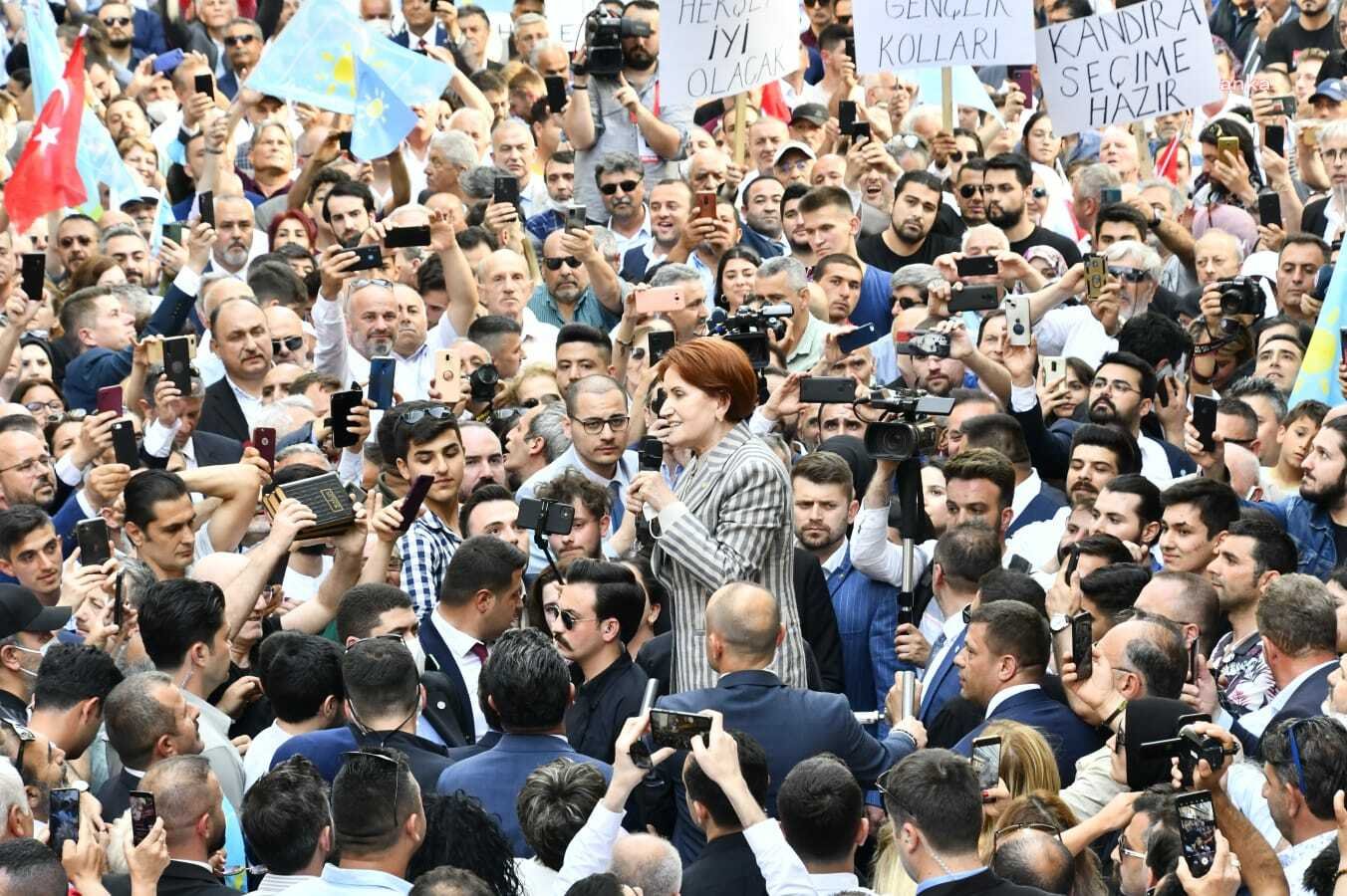 İYİ Parti Genel Başkanı Meral Akşener, İzmit’te; “Sarayından çık Erdoğan.
