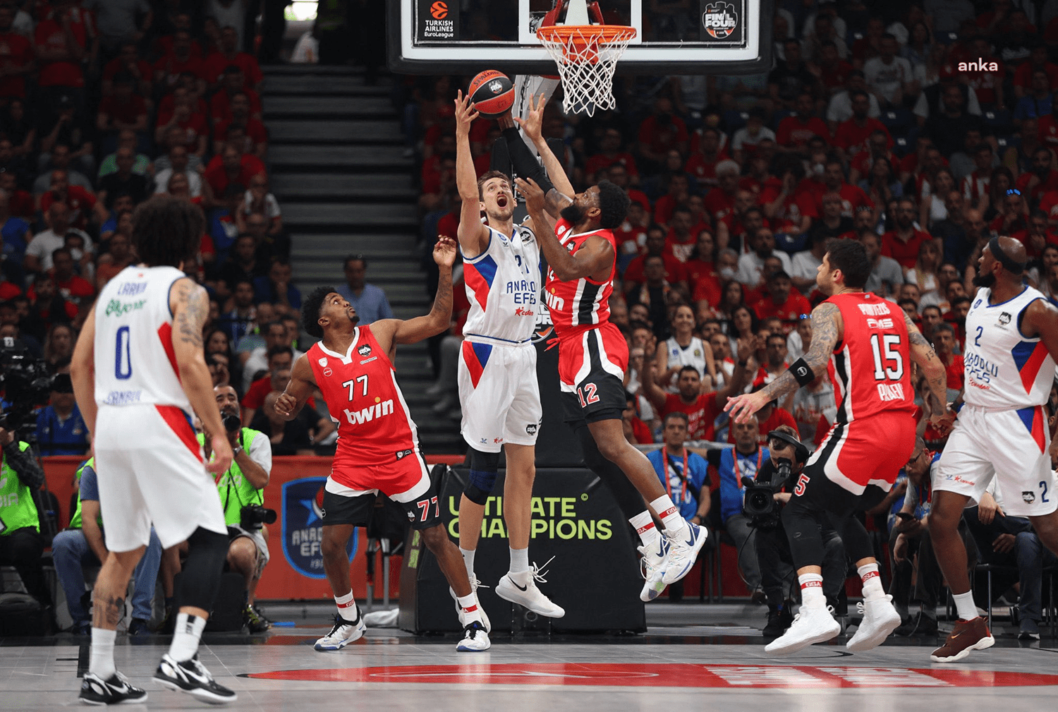 Anadolu Efes, Avrupa Şampiyonu Oldu THY Avrupa Ligi Dörtlü Final'inde Real Madrid'i 58-57 yenen Anadolu