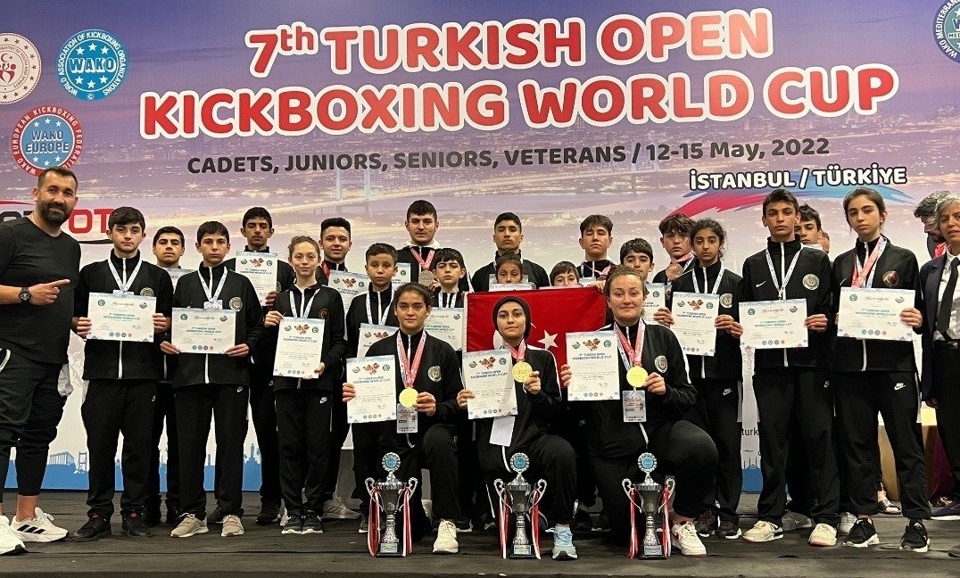Etimesgut Belediyesi Gelişim Spor Kulübü kick boks alt yapı sporcuları