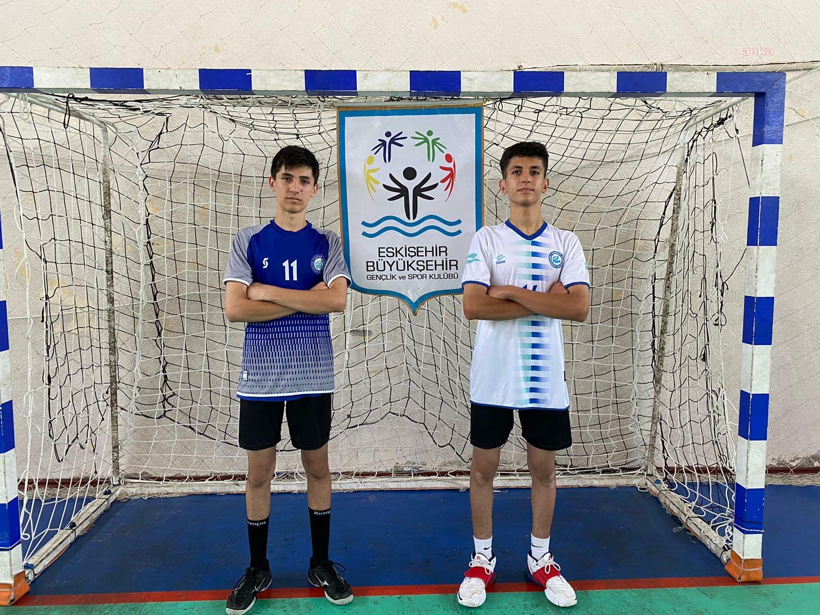 Sümeyye Boyacı Dünya Şampiyonluğunu Hedefliyor Eskişehir Büyükşehir Gençlik ve Spor Kulübü’nün başarılı sporcuları yüzme, hentbol