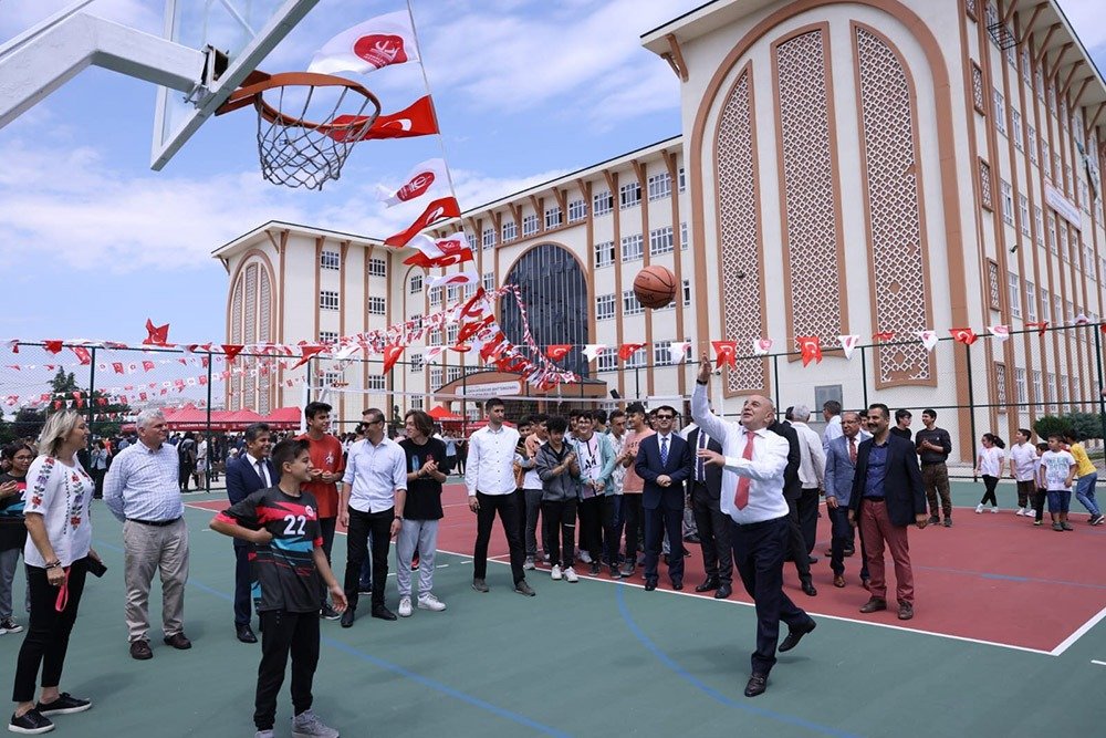 Keçiören Belediyesi tarafından ilçedeki Vatansever Şehit Tümgeneral Aydoğan Aydın Fen