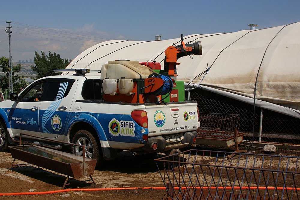 Gölbaşı Belediyesi vatandaşın yanında olmaya devam ediyor. Belediye ekipleri tarafından