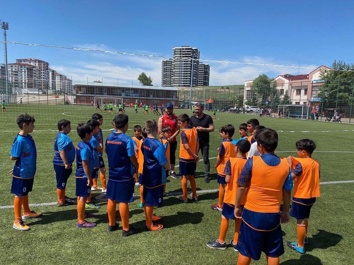 Pursaklar Belediye Spor Kulübü, 1 yıl boyunca devam eden Futbol