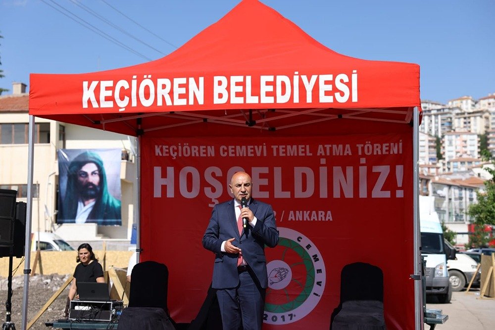 Keçiören Belediyesinin destekleriyle ilçedeki Ovacık Mahallesi’ne inşa edilecek cemevinin temel